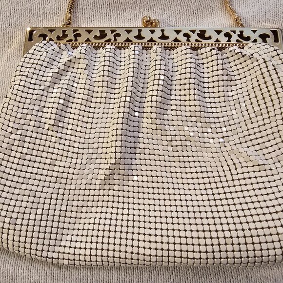Whiting & Davis Co Mesh White Metal Gold Silver Hand Bag Purse Clutch EUC PRETTY